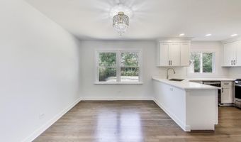 6 S Donald Ave, Arlington Heights, IL 60004