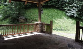 103 Chucks Ln, Bakersville, NC 28705