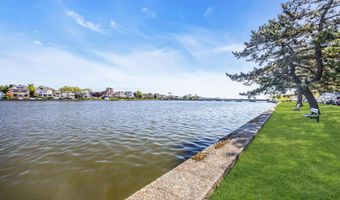 510 Deal Lake Dr 6B, Asbury Park, NJ 07712