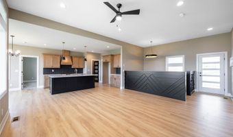 610 Ellis Cir, Adel, IA 50003