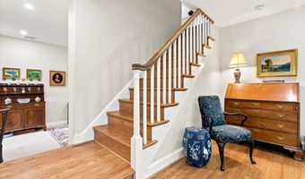 49 W SKIPPACK Pike, Ambler, PA 19002