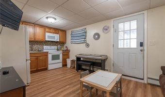 40 Cedar St, Johnston, RI 02919