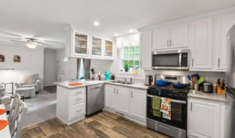 4 Clover Corner Ln, Augusta, ME 04330