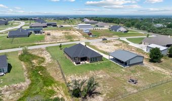 1052 Winecup Ln, Weatherford, TX 76085
