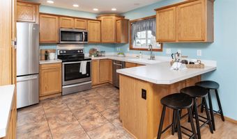 1102 9th Ave SE, Altoona, IA 50009