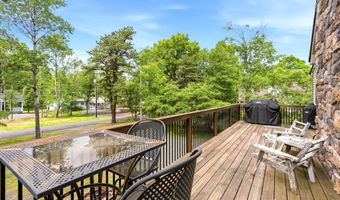 15 Bishop Cir, Albrightsville, PA 18210