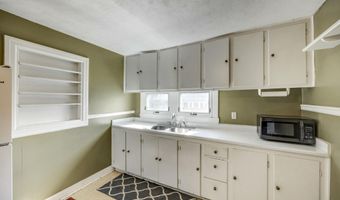 1107 N 3rd St, Bardstown, KY 40004