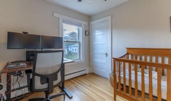 28 Mountainview Ave, Bangor, ME 04401