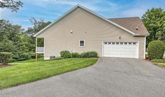 500 Mendon Rd 423, Cumberland, RI 02864