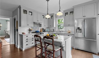 43 Sherman St, Newport, RI 02840