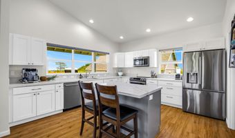 691 Auwaha St A, Haiku, HI 96708