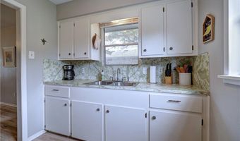 959 S 9th St, Aransas Pass, TX 78336