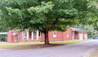 1108 Pine Hill Rd, Asheboro, NC 27205
