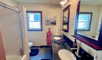 203 3rd Ave SW, Bowman, ND 58623