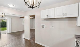 3805 Gilroy Rd, Columbus, OH 43227