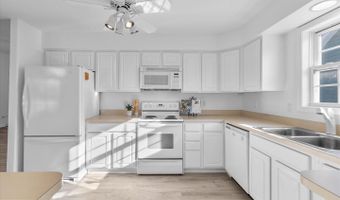 195 LAKESIDE Dr, Lewes, DE 19958