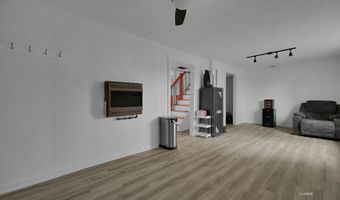 5 Lamar Dr, Athens, OH 45701