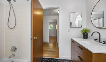 3007 Williamsburg Rd, Ann Arbor, MI 48108