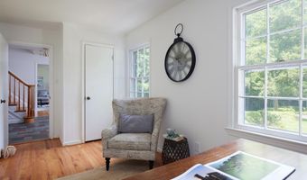 7811 CHARLESTON Dr, Bethesda, MD 20817