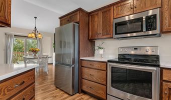 105 Estate Dr, Avon, MN 56310