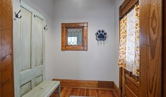 1115 7th St, Baldwin City, KS 66006