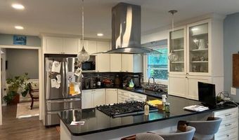 1424 Dicken Dr, Ann Arbor, MI 48103