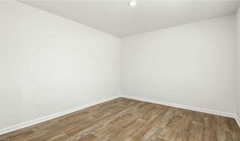 1100 Slingshot Dr, Archdale, NC 27263