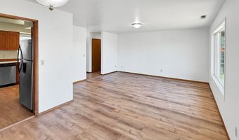 824 KEVIN Pl, Brookings, OR 97415