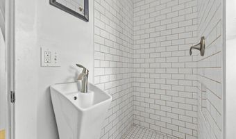 272 S Winooski Ave, Burlington, VT 05401