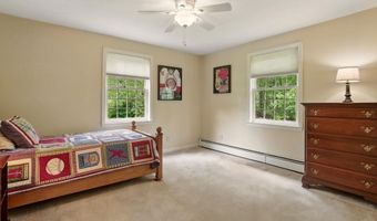 4 Catesby Ln, Bedford, NH 03110