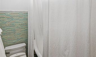 28 W Narragansett Ave, Newport, RI 02840