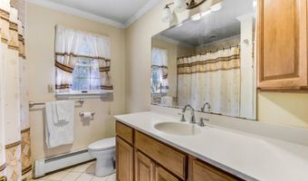 9 Crest Hill Dr, Alloway, NJ 07461