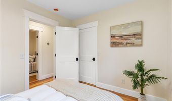 540 Middle Hwy, Barrington, RI 02806