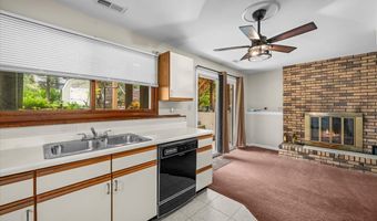 640 Ash St, Algonquin, IL 60102