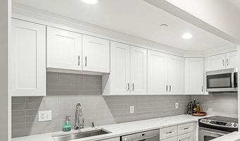 2 Clarendon St 102, Boston, MA 02116