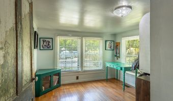 111 4th St, Apalachicola, FL 32320