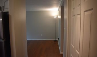 10 Southcreek Ct B, Amherst, NY 14051