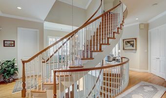 4744 34TH St N, Arlington, VA 22207