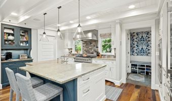 1801 N HARTFORD St N, Arlington, VA 22201
