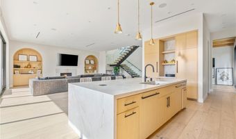 16846 Addison St, Encino, CA 91436
