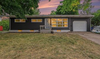 422 W Ctr, Alma, MI 48801