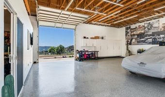 13288 Oak Crest Dr, Yucaipa, CA 92399
