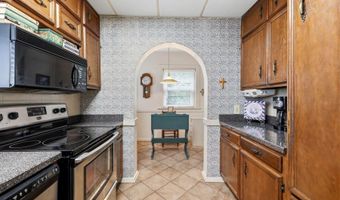 916 Audubon Pkwy, Audubon Park, KY 40213