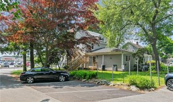 94 E Main Rd, Middletown, RI 02842