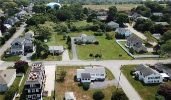117 Wolcott Ave, Middletown, RI 02842