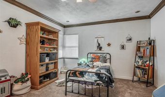 4004 N Thompkins Ave, Bethany, OK 73008