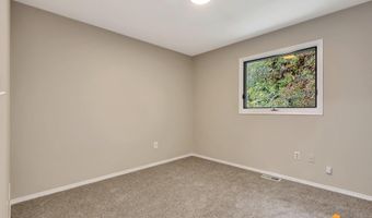 7676 Snow View Dr, Anchorage, AK 99507