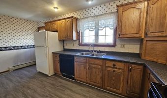 713 Mcgrath Pond Rd, Belgrade, ME 04917