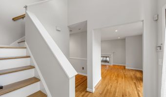 40 Nathan Hale Ct, Cheshire, CT 06410
