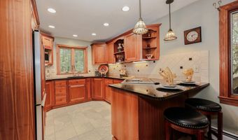 36 Old Farm Rd, Bedford, NH 03110